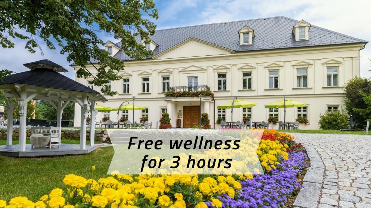 Hotel Zámeček Petrovice - free wellness 3h Petrovice u Karviné Exteriér fotografie